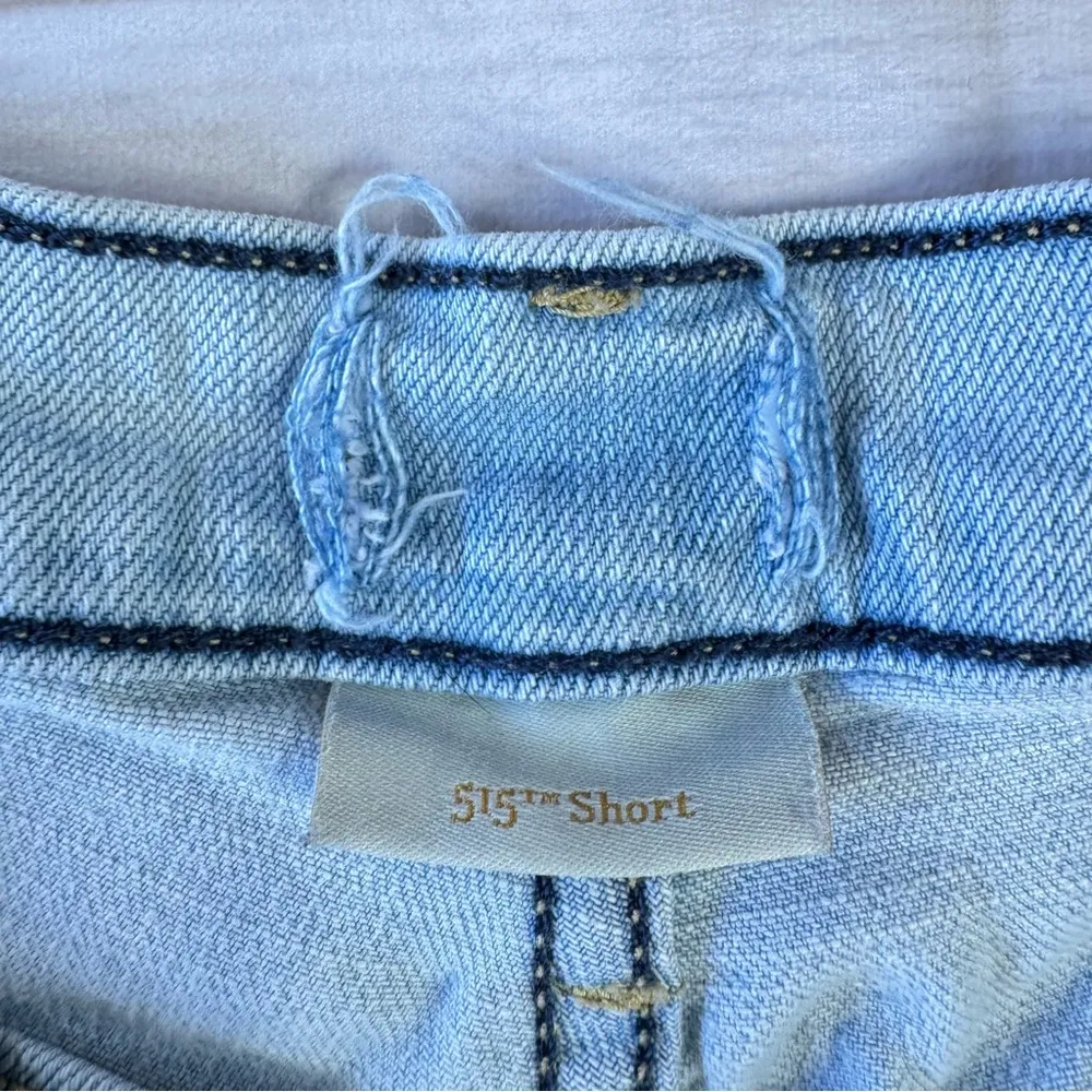 Levi’s 515 Jean Shorts Classic 5 Pocket Light Wash Denim Worn In Faded Comfy - Image 9