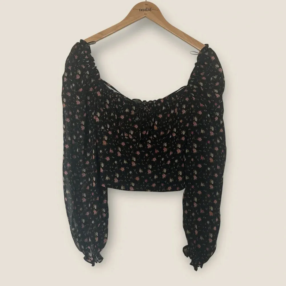 WAYF | NWT Ditsy Long Sleeve Crop Top | Size M | Black Floral - Image 6