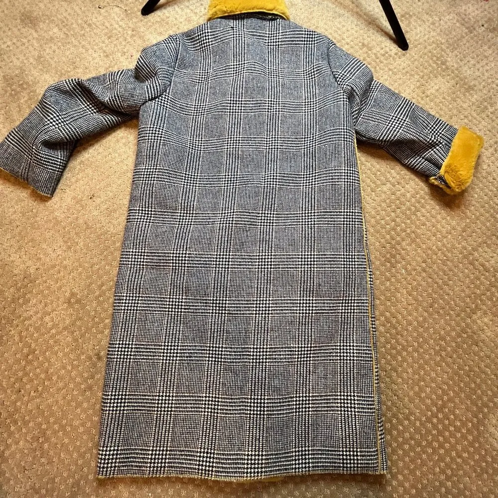Dolce Cabo Black Herringbone Plaid Dad Oversized Boyfriend Yellow Gold Fur Coat Size M - Image 16