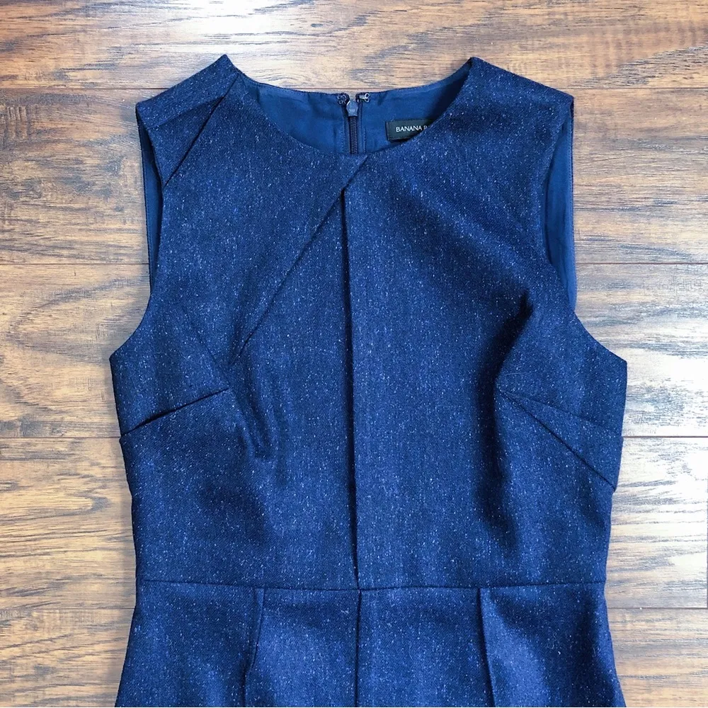 Banana Republic • Pleated Flannel Dress sleeveless sheath navy blue tweed - Image 6