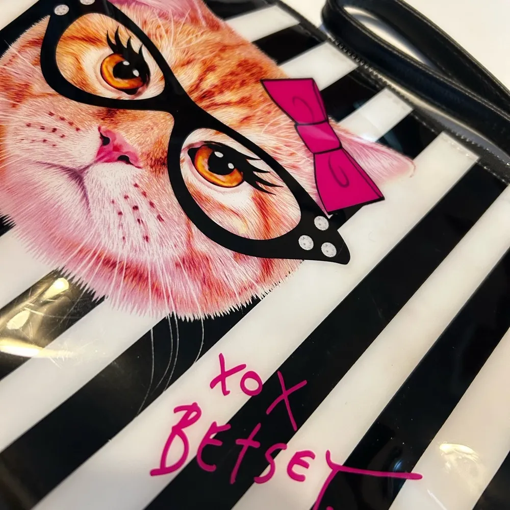 Betsey Johnson cosmetic bag - Image 4
