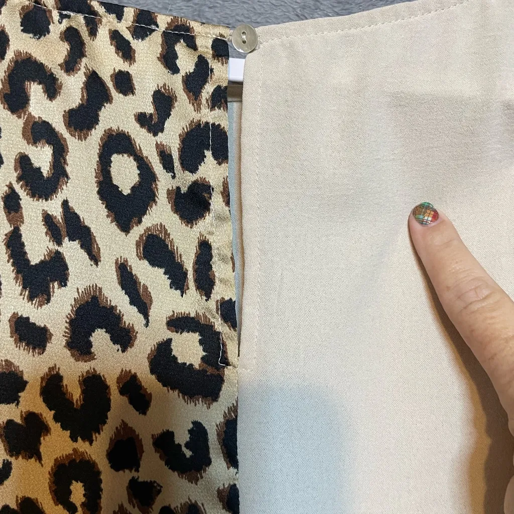 JODIFL Two-Tone Ruffle Sleeve Blouse - Image 3