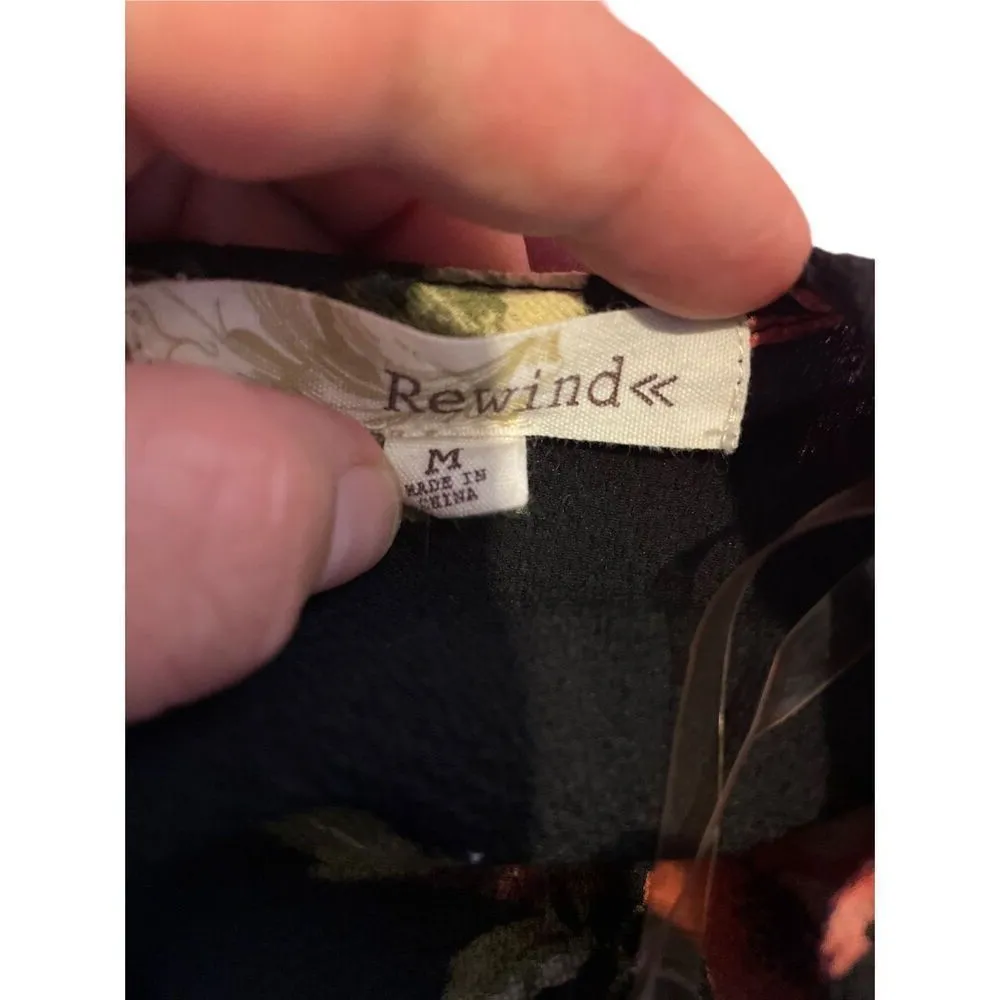 Rewind Black With Floral Design Short Sleeve Blouse Size Medium - Image 4