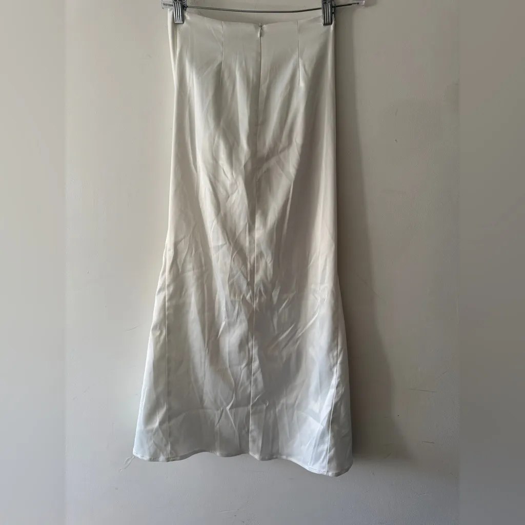 Outcast Ivory White Satin Cinched Draped Skirt Adjustable Size XXS - Image 7