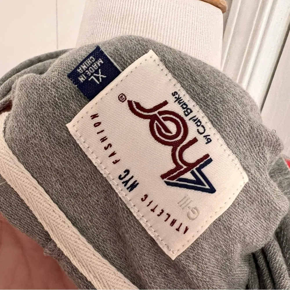 Detroit Redwings Hoodie NHL Size XL - Image 4