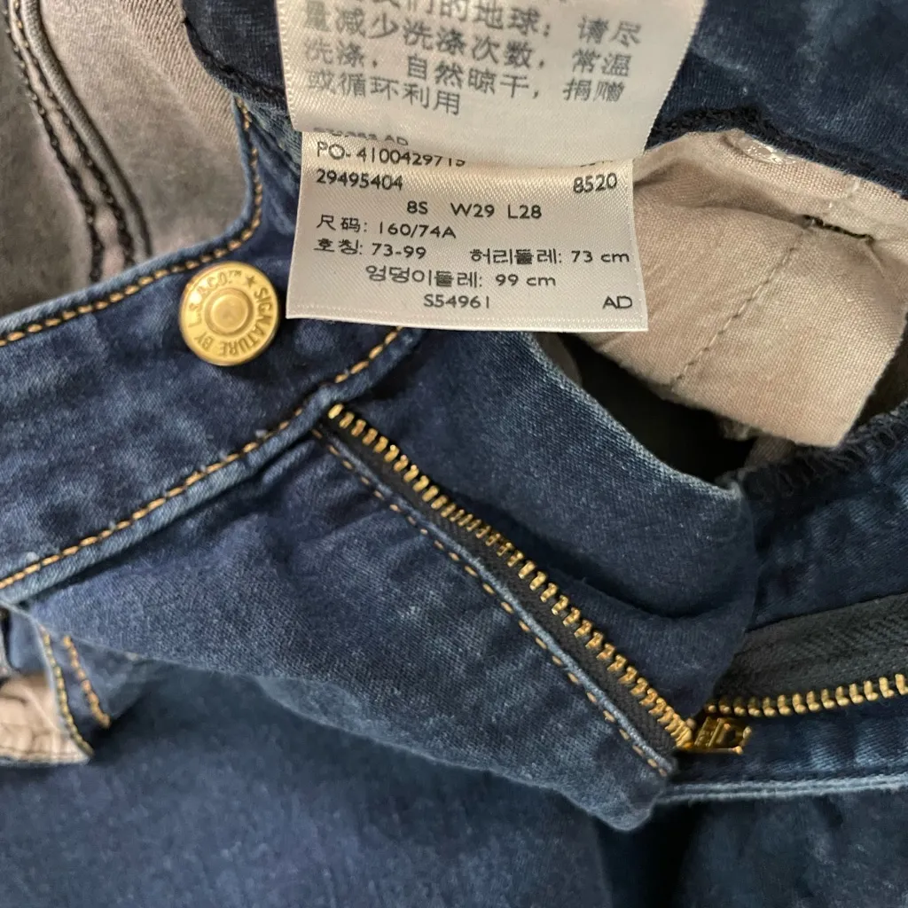 Free w/Bundle Womens Signature by Levi’s Mid Rise Blue Denim Jeans Size 29x28 - Image 5