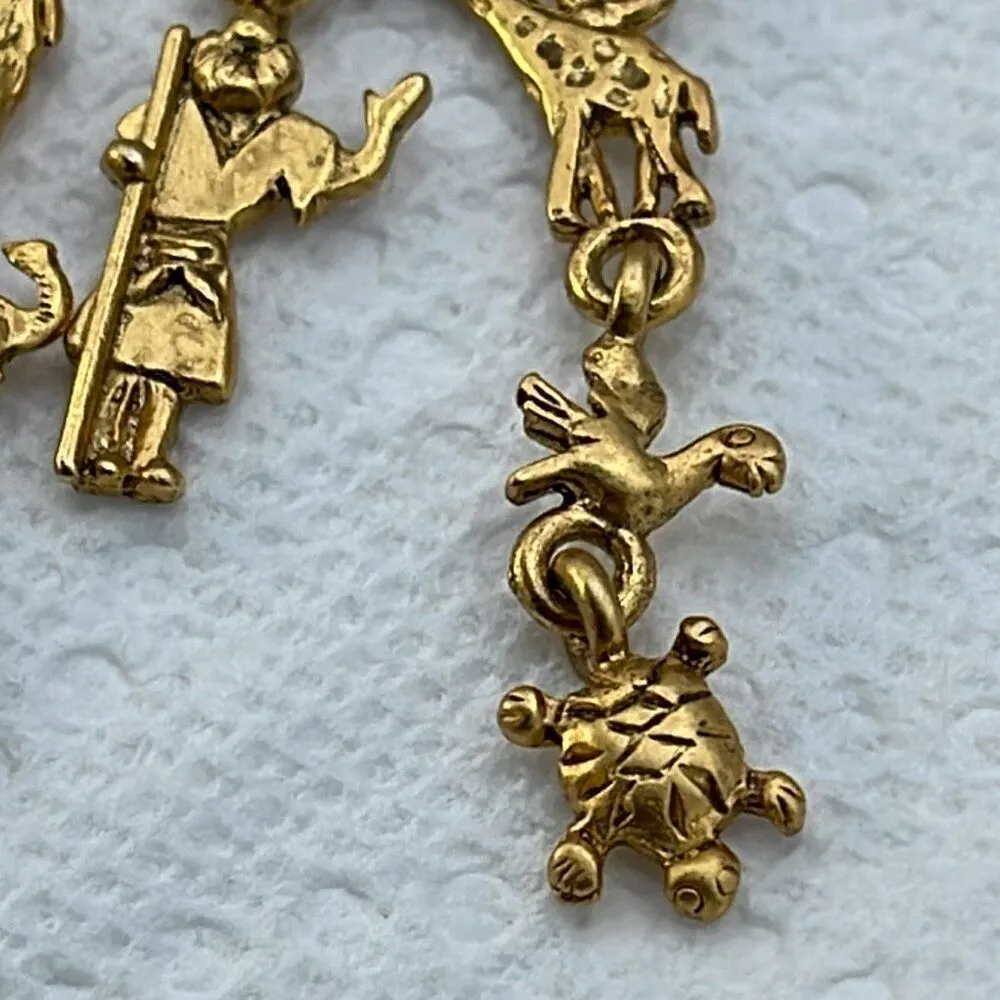 Vintage Noah’s ark dangle brooch. Gold - Image 4