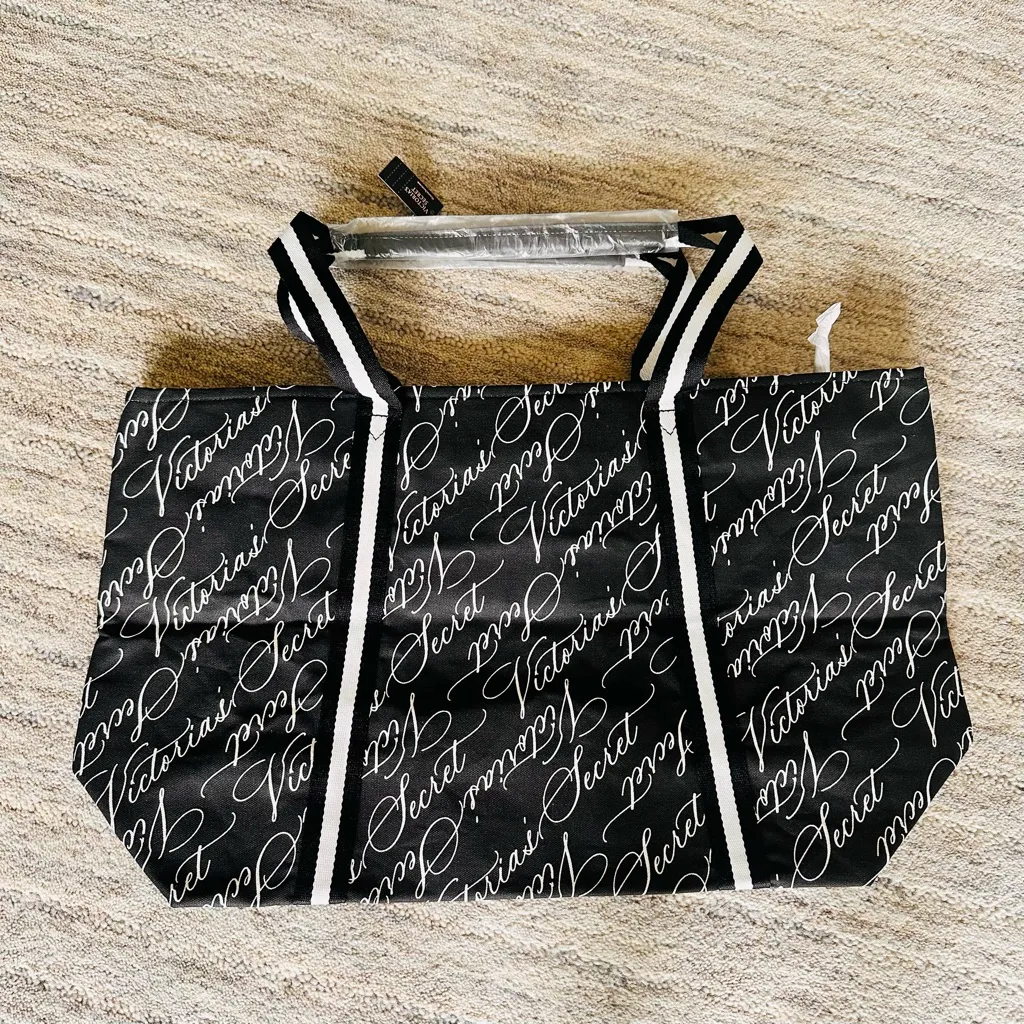 Victoria’s Secret logo weekender tote - Image 4