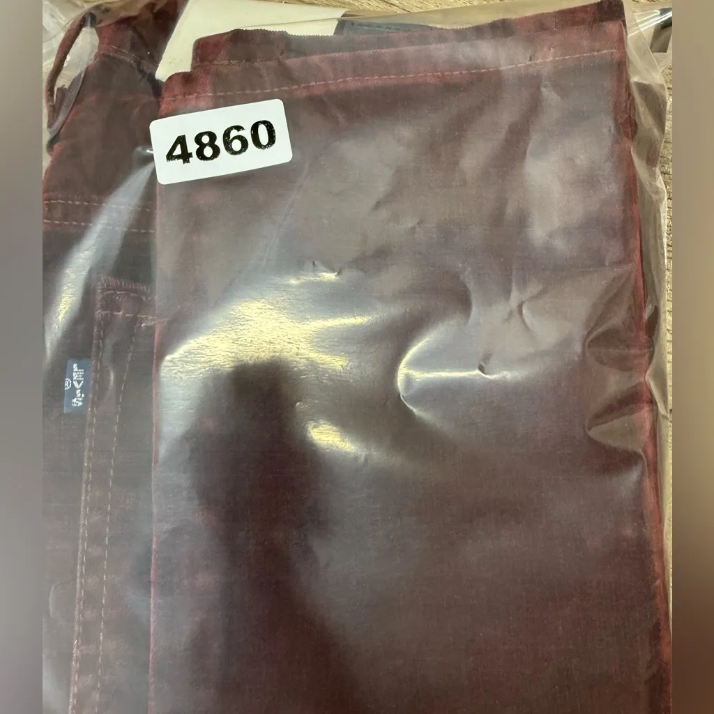 Levi's 721 Made & Crafted High Rise Velvet Jeans in Burgundy size 30 / 30 NWT - Image 8