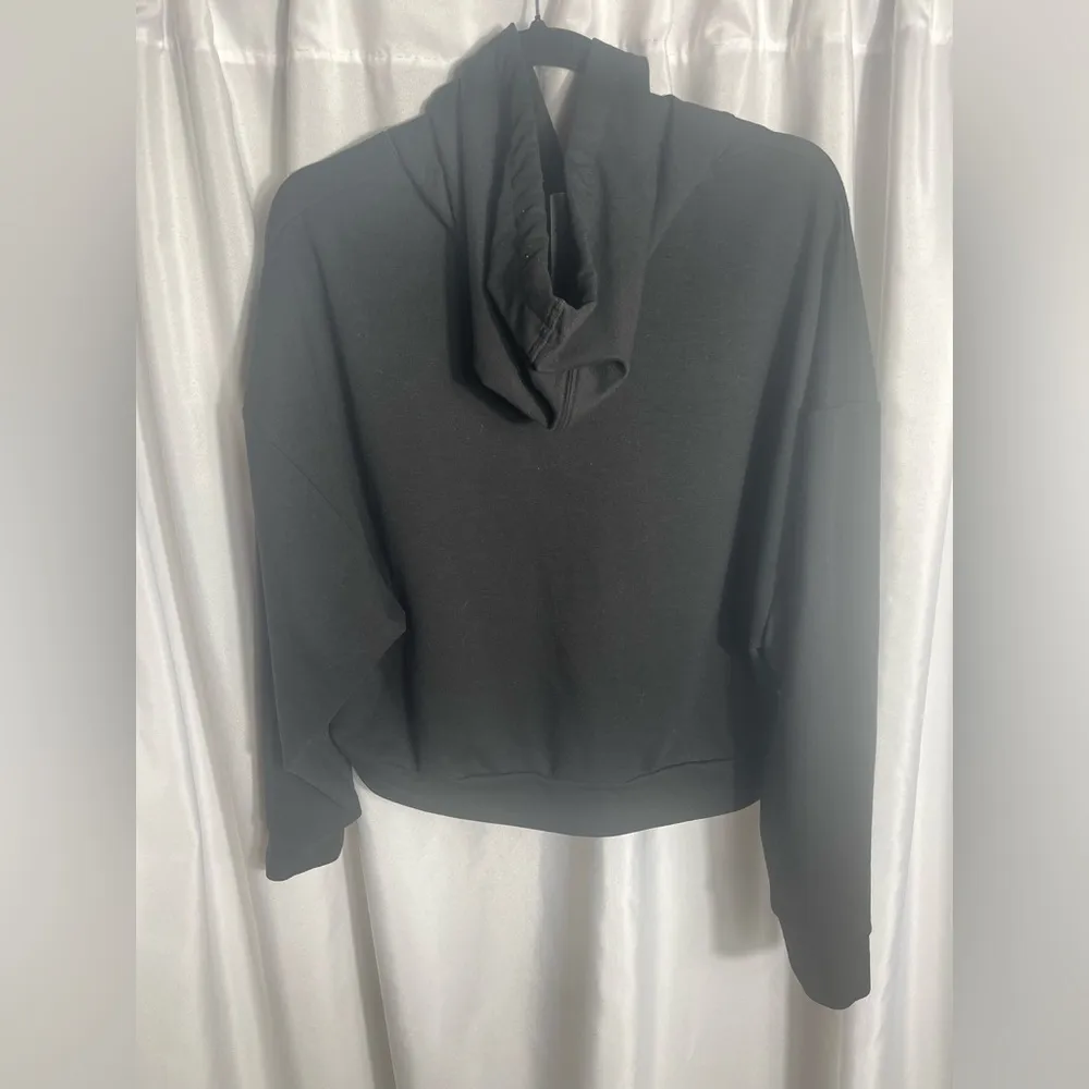 Puma Women's Size XL Black Hoodie Sweater Long Sleeve Casual Activewear - Image 4