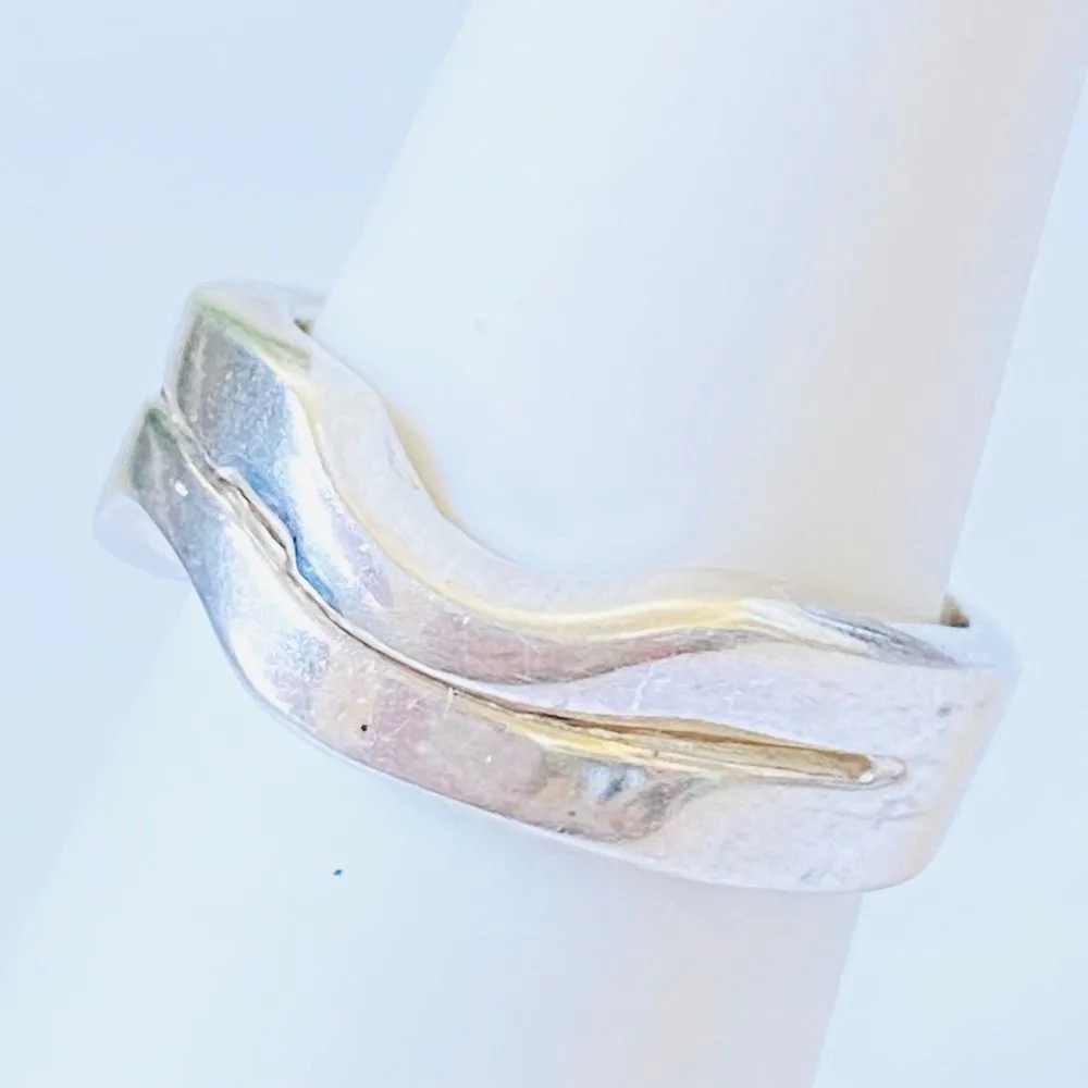 Sterling Silver  WAVE Abstract Design Ring Sz 6 - Image 5