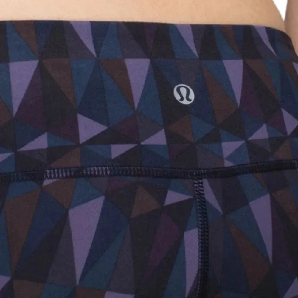 Lululemon Wunder Under Pant Legging in Stained Glass Love Nightfall Black Size 8 - Image 4