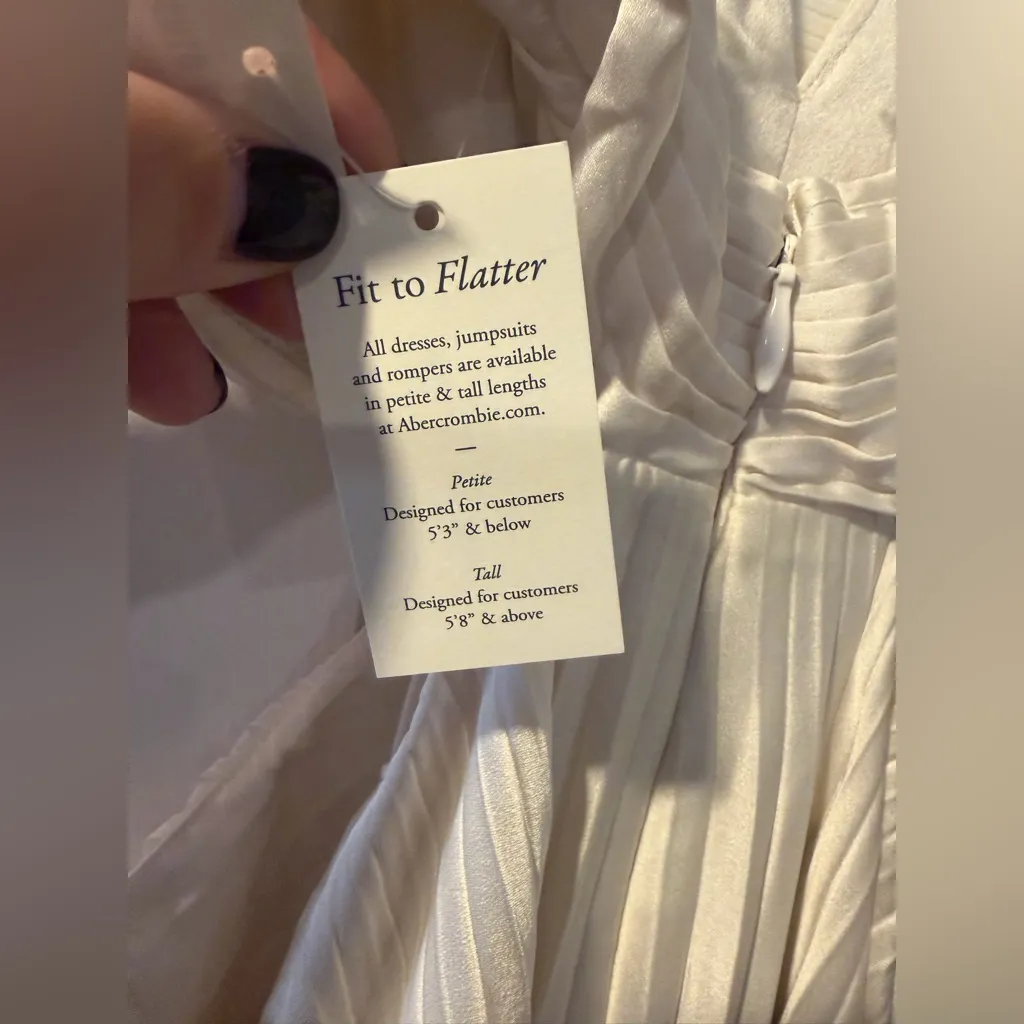 Abercrombie & Fitch Giselle Pleated Cutout Maxi Dress size Large NWT - Image 7