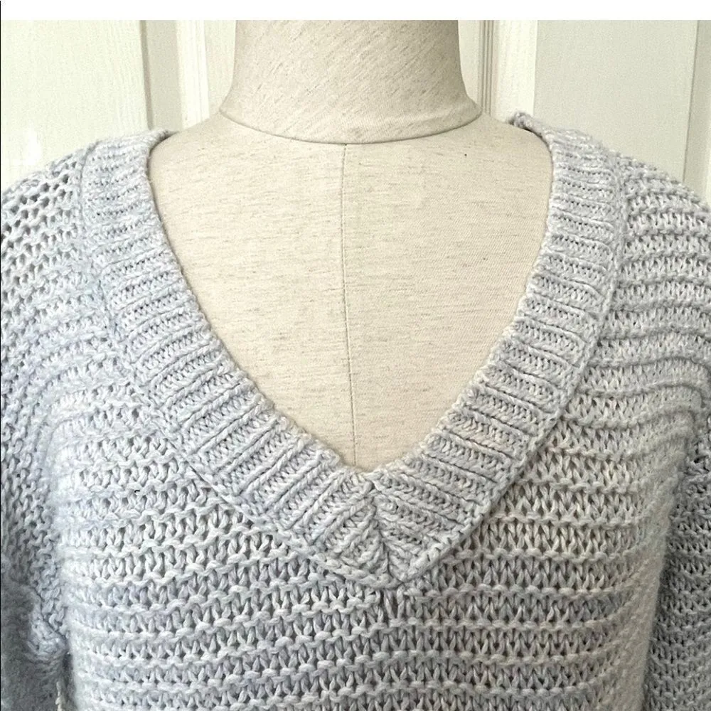 Hinge V neck sweater - Image 6