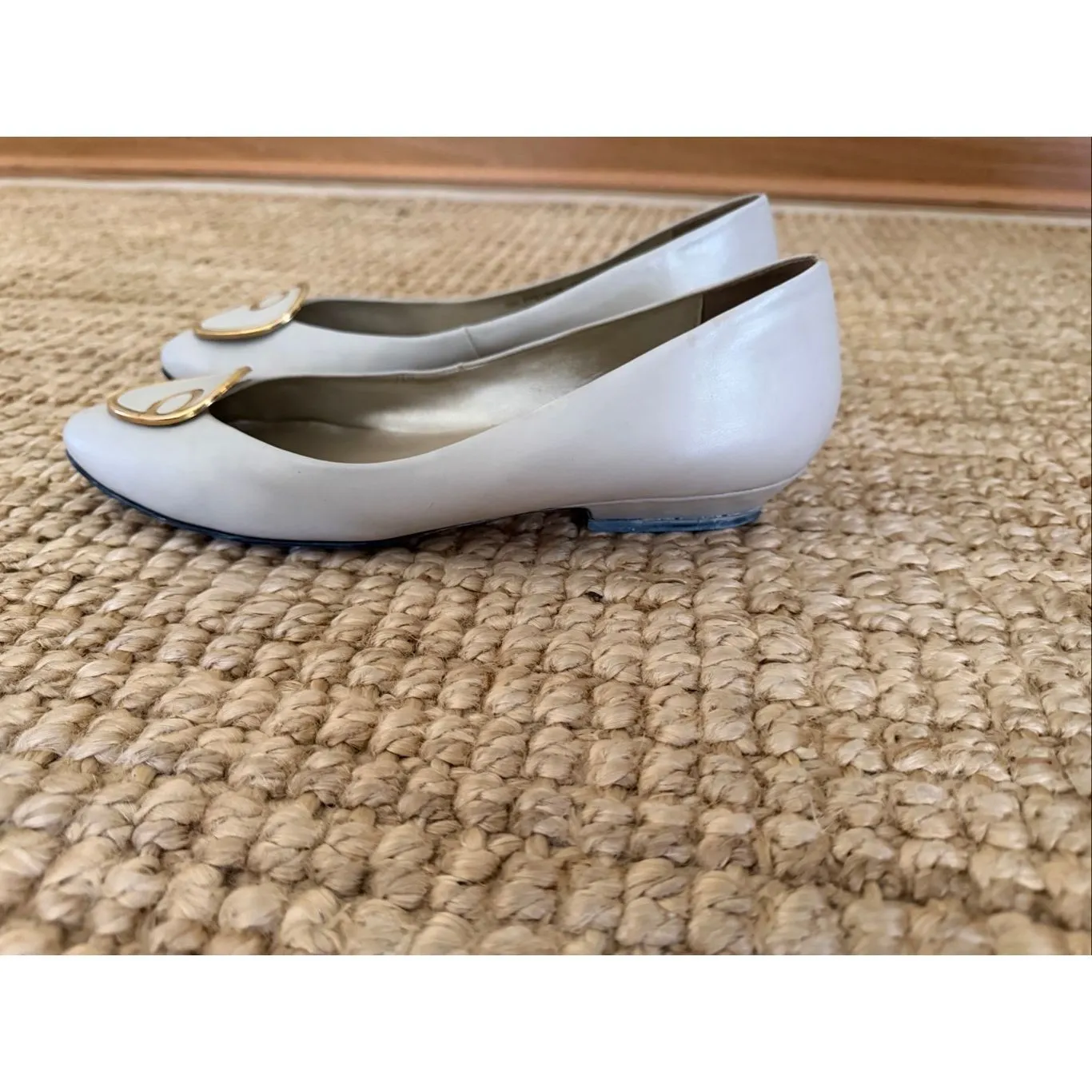 Connie Collection White Leather Flats Gold Accent Low Heel Shoes Sz 9 A - Image 2