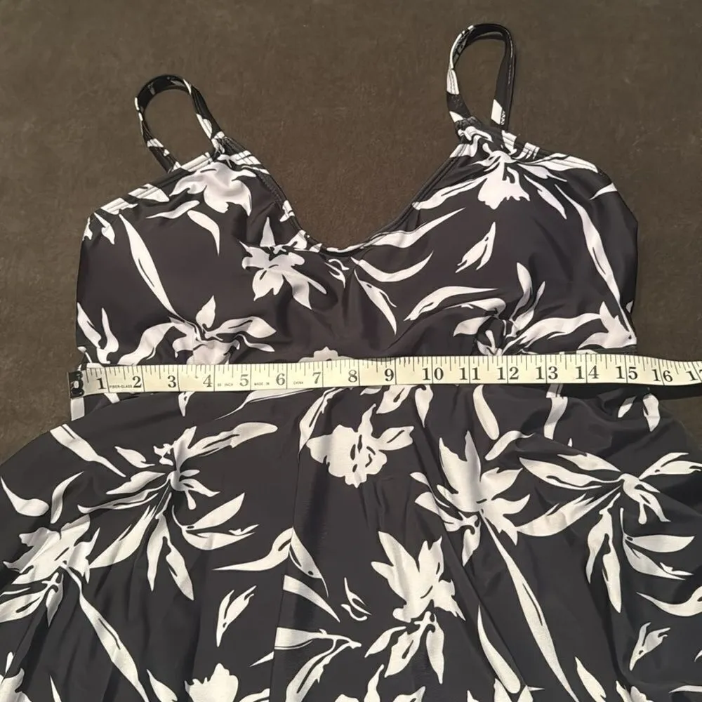 Women’s 2 Piece Swimsuit Black and White Floral Design Tankini Size 12 NEW - Image 8