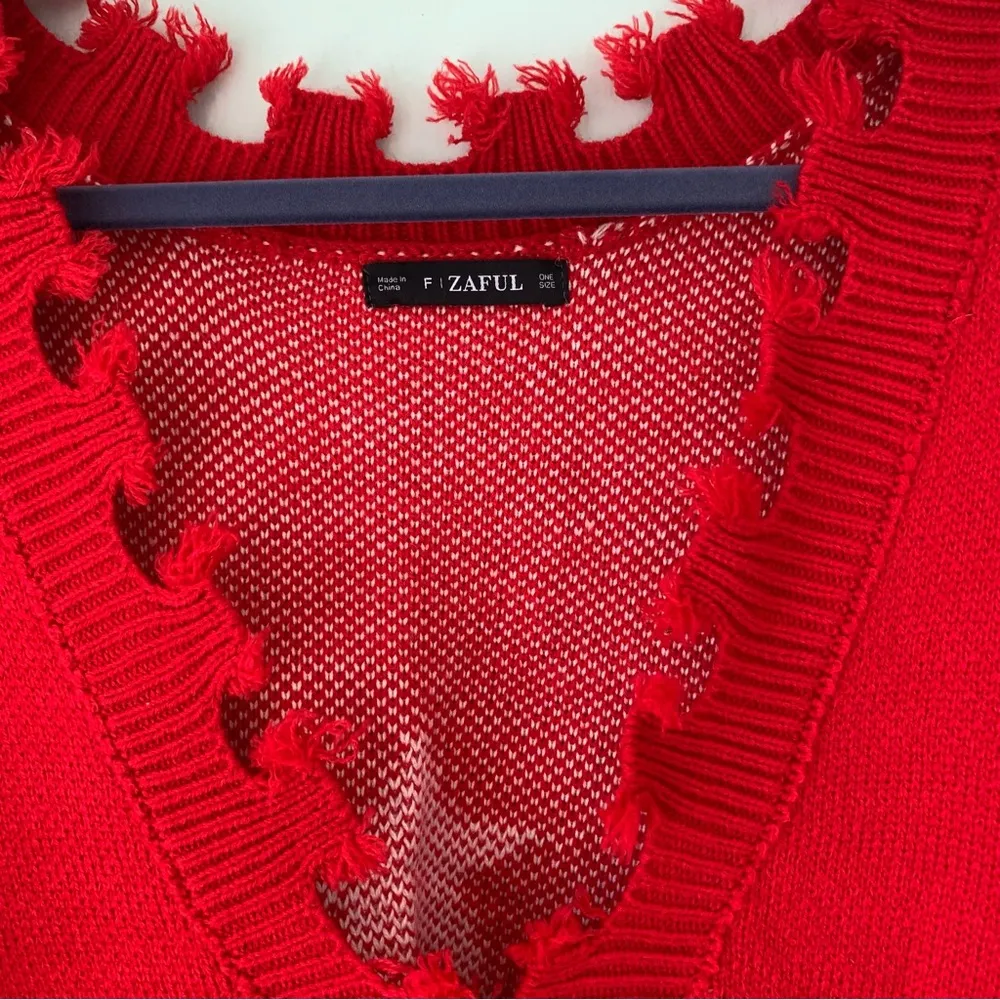 Zaful Red White Distressed Star Deep V Neck Oversized Cropped Sweater One Size - Image 3