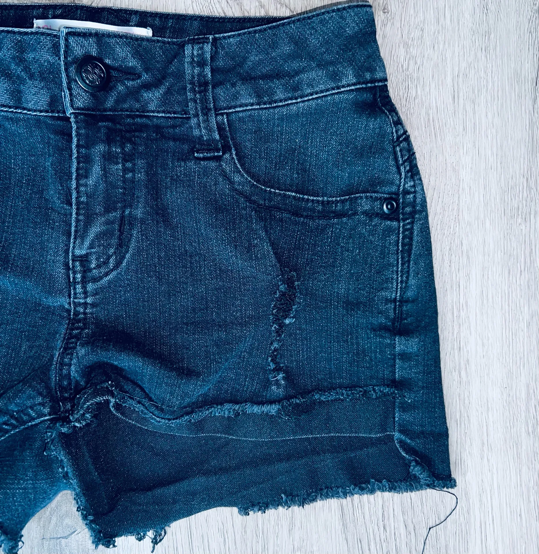 Nobo Women’s Juniors 5 Distressed Black Denim Jean Shorts - Image 5