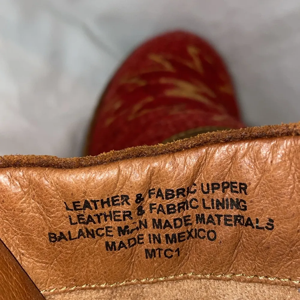 NWOT Born Bandy Red, yellow, and orange platform slip ons/clogs SIZE 6 - Image 6