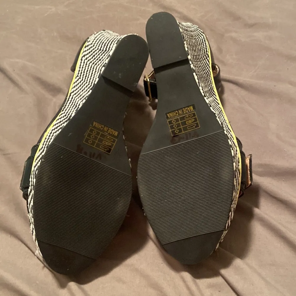 JustFab Kingston Black and White Chevron Raffia Ankle Strap Wedges - Image 5