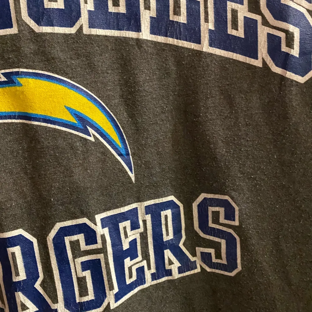 Womens NFL Chargers Football Dark Gray Tee T Shirt 2XL 48” Cut V Neck - Image 4