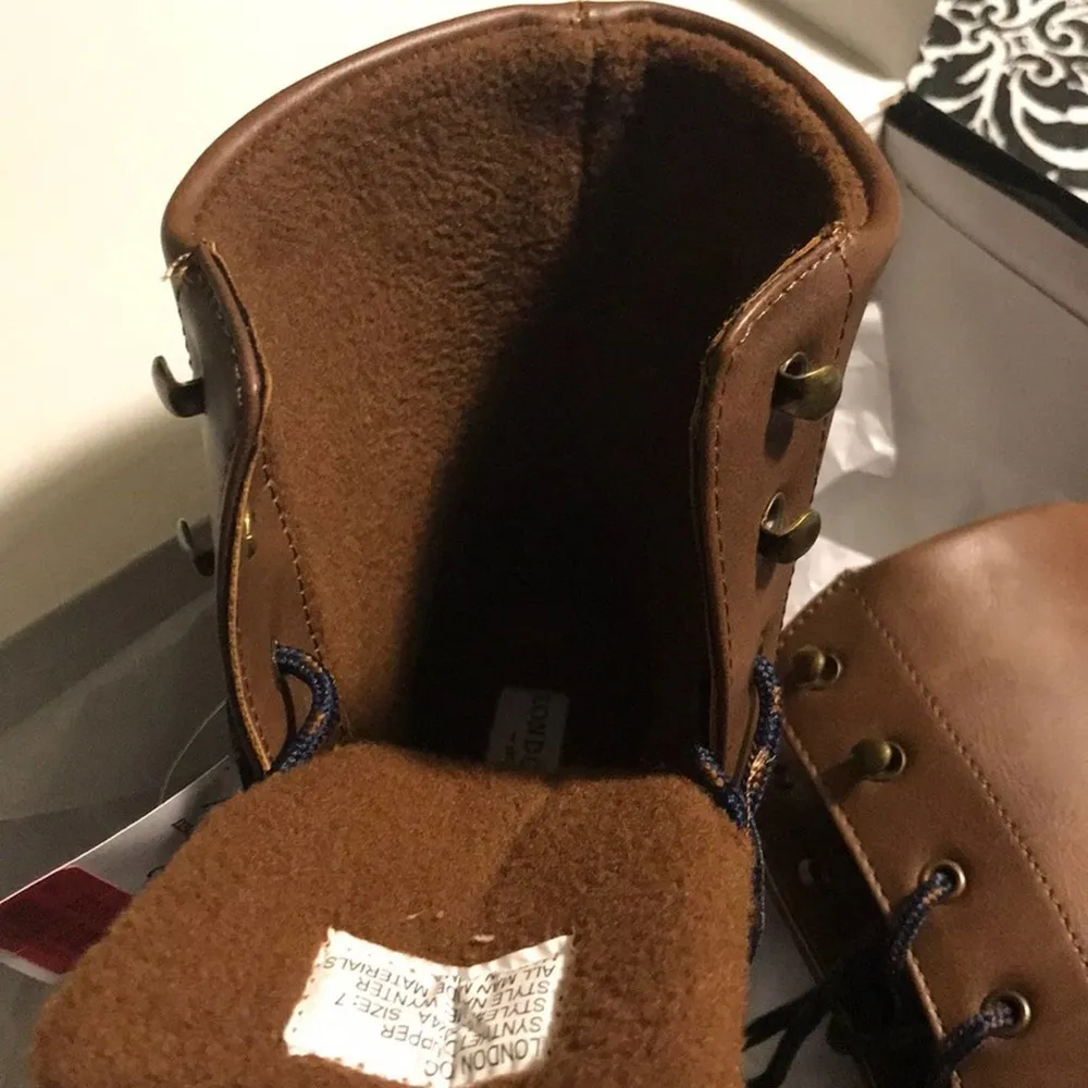 London Fog  “Wynter” Duck Boot Navy size 7 - Image 6