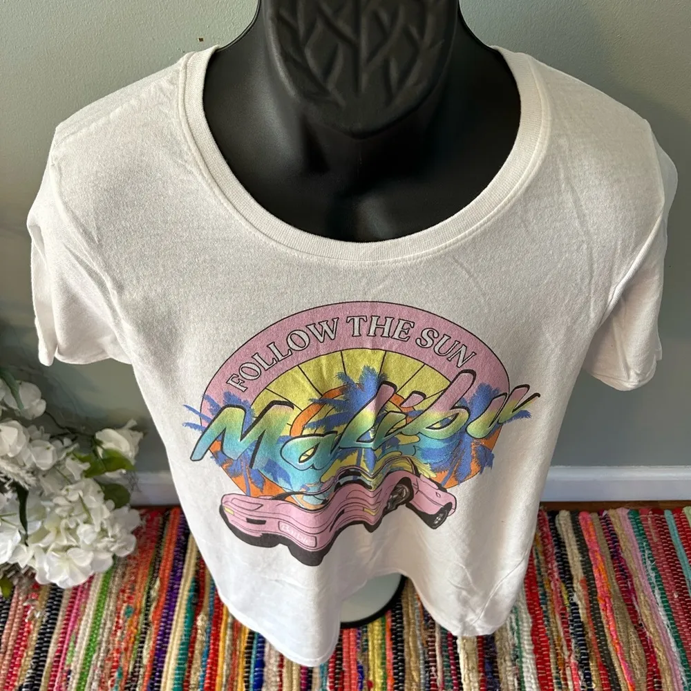 NEW Malibu Barbie Tee Shirt Follow The Sun White Pink Large - Image 3