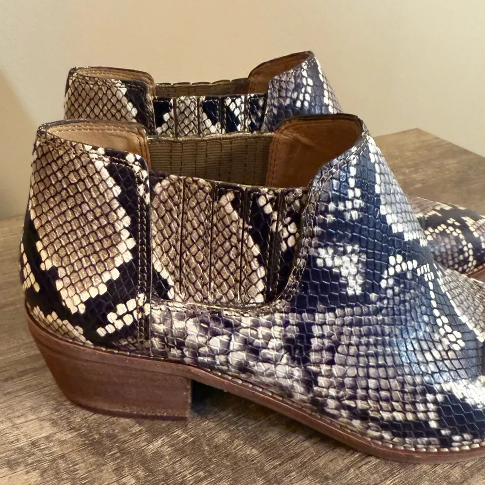 Madewell Sonia Leather Python Snake Embossed Ankle Boots Booties Woman’s Size 7 - Image 2