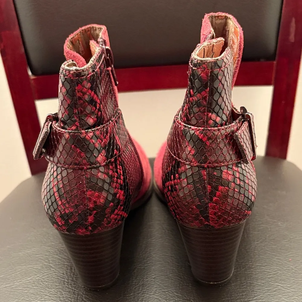 Vionic  Maroon Naomi Snake Suede Ankle Boots Size 7.5 - Image 3