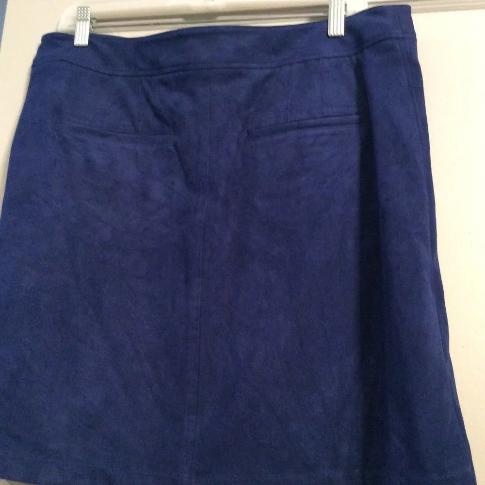 Inc International blue suede feel skirt stretch size 12 womens snap front pocket - Image 4