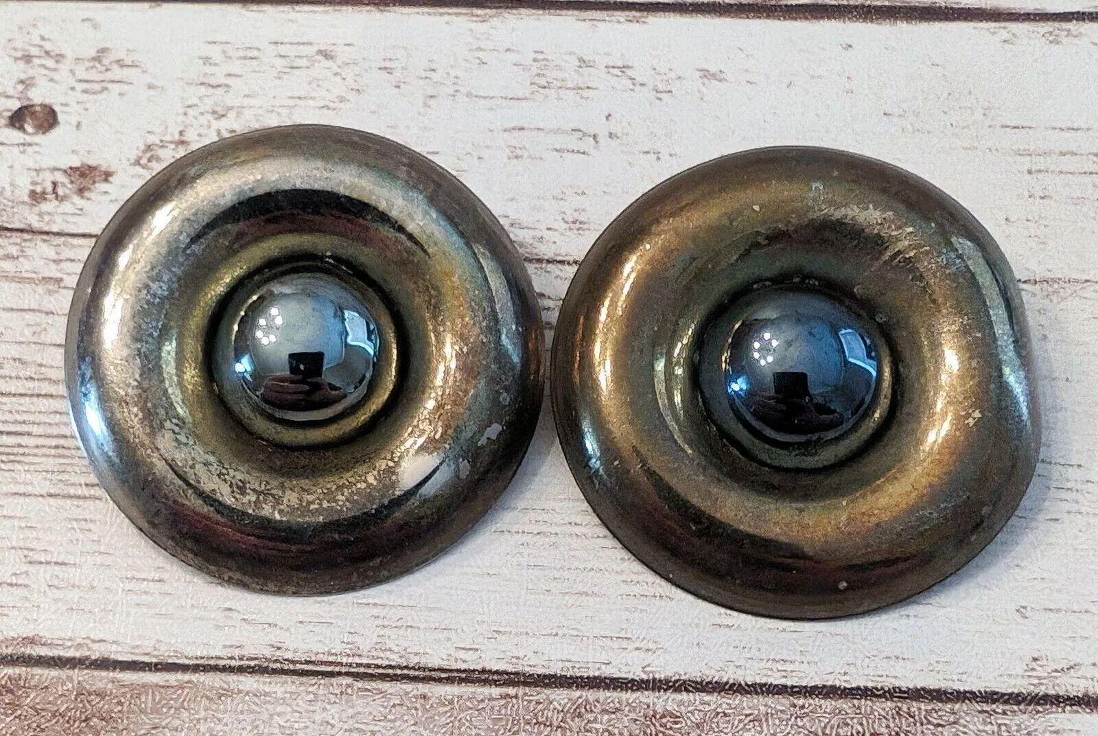 Vintage Clip On Earrings - Image 3