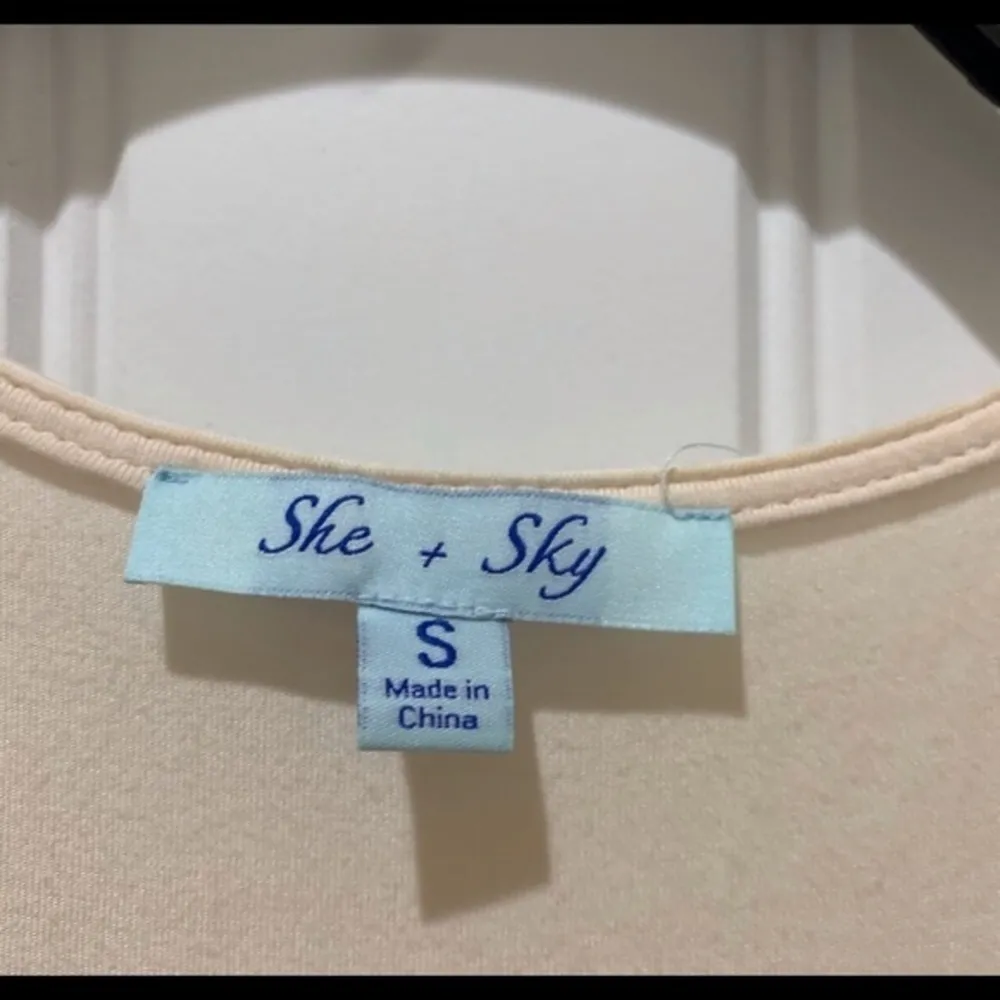 She + Sky Cold Shoulder Top Size S - Image 5