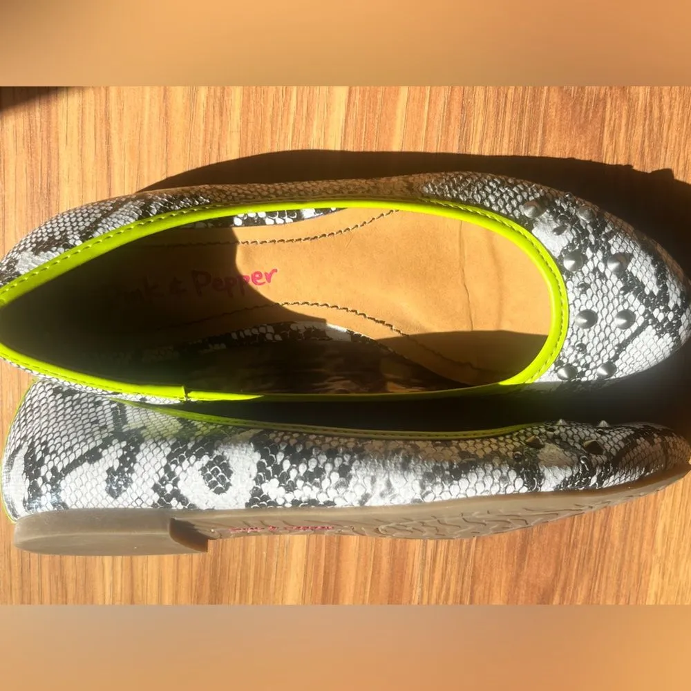 Pink And Pepper Flats Snake Print Lime Green Studded Size 7 - Image 9