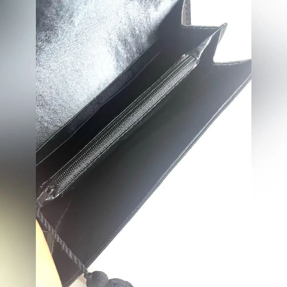 Tribal print and black small clutch black with tassel on the zipper snap closure - Image 6