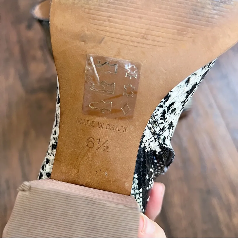 Madewell • The Rosie Ankle Boot in Snake Embossed Leather Moonstone Multi heeled - Image 13