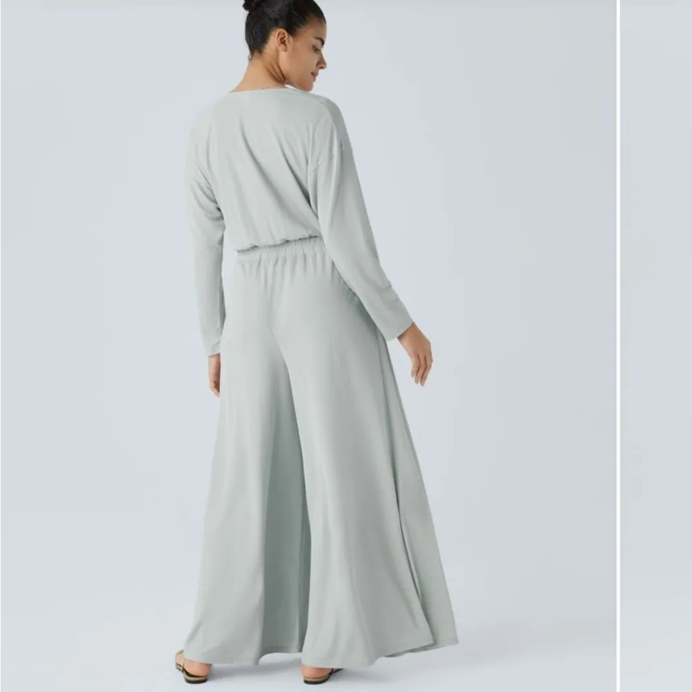 NWT Halara Tan Long Sleeve Jumpsuit size M. 4 way stretch. Modern wide leg fit - Image 9