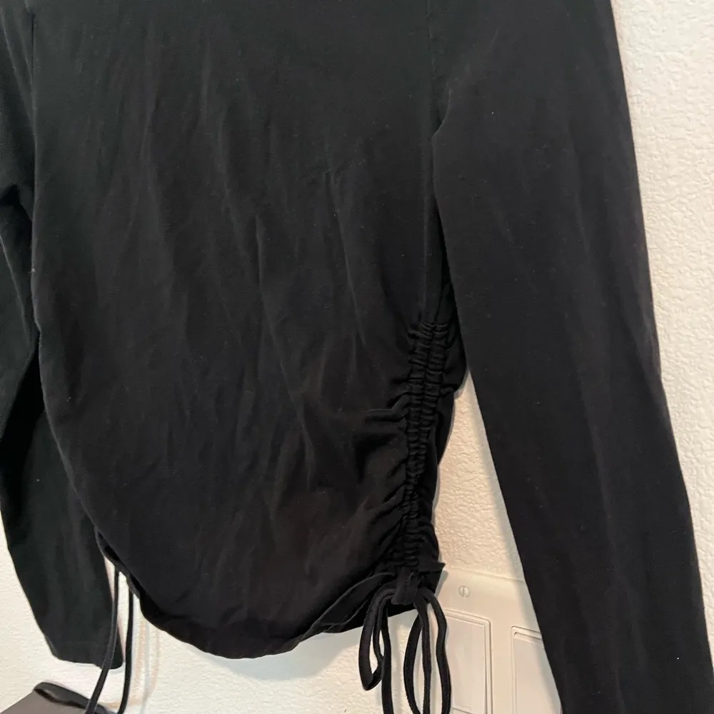 Black drawstring long sleeve t shirt. Black long sleeve top with tie detail - Image 2