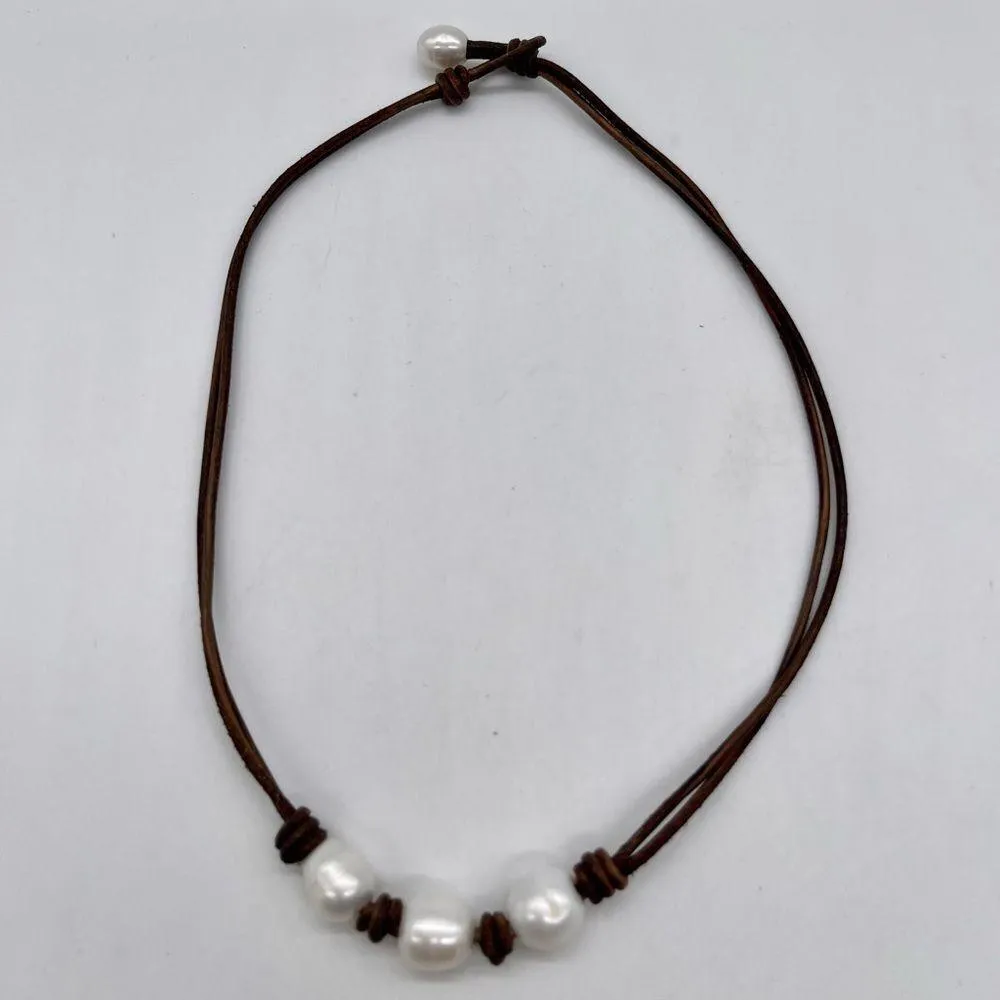 Triple Scoop Knot" Freshwater Pearl Necklace with Leather White - Image 3