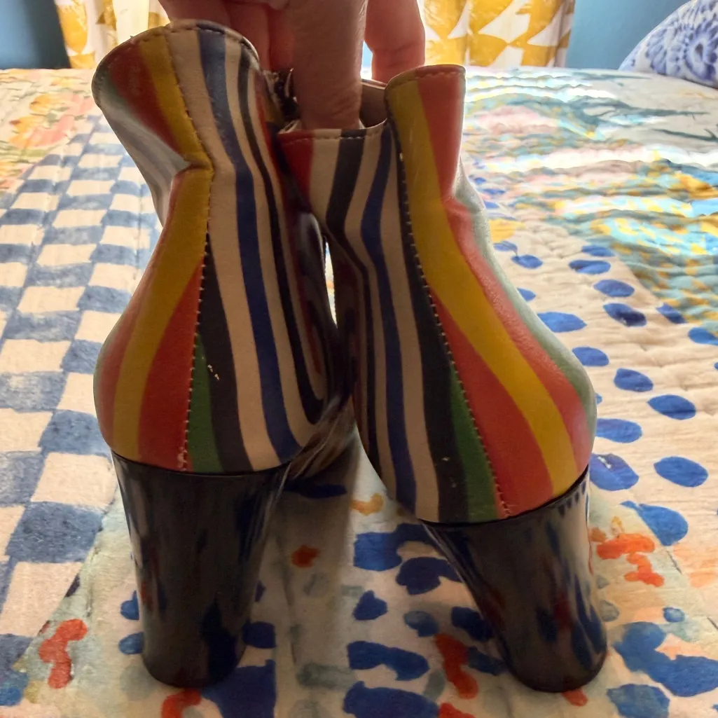 GOBY LUV 39 Geometric Striped Ankle Vegan Leather Zip Boots Booties Red Size 8 - Image 6