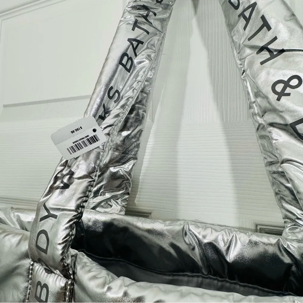 Bath & Body Works Silver Puffer Tote Bag – NWT - Image 5