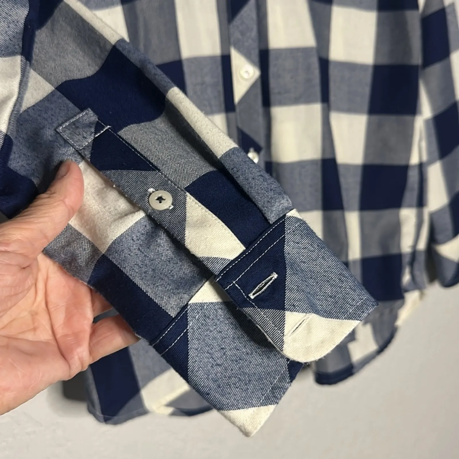 Vineyard Vines Navy Blue Check Button Up Shirt Farm Western Hayride Fall Cabin - Image 3