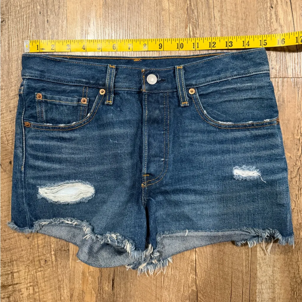 Levi’s 501 Denim Shorts Dark Wash Size 26 - Image 2