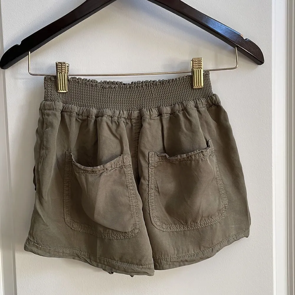 ‎Love Tree Army Green Shorts-Size Small - Image 2