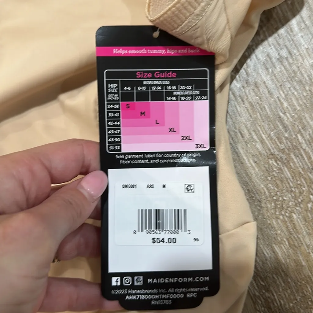 NWT Maidenform High-Waisted Shapewear Shorts - Medium - Image 4