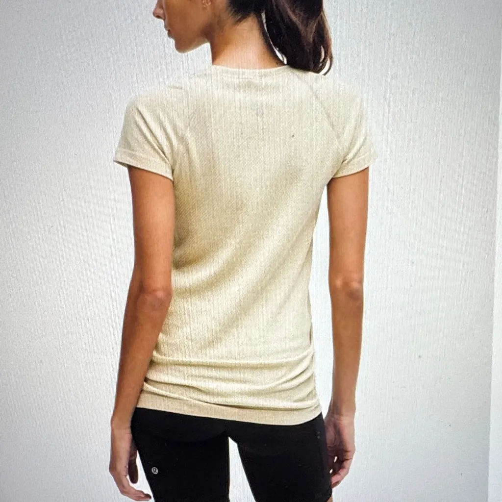 Lululemon Swiftly Tech Short-Sleeve Shirt 2.0 Hip Length *Textured Knit Sz2 - Image 2