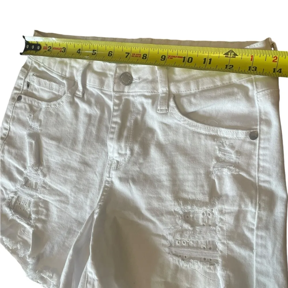 Judy Blue White Distressed Shorts With Lace Patch Womens Size Small - Image 7