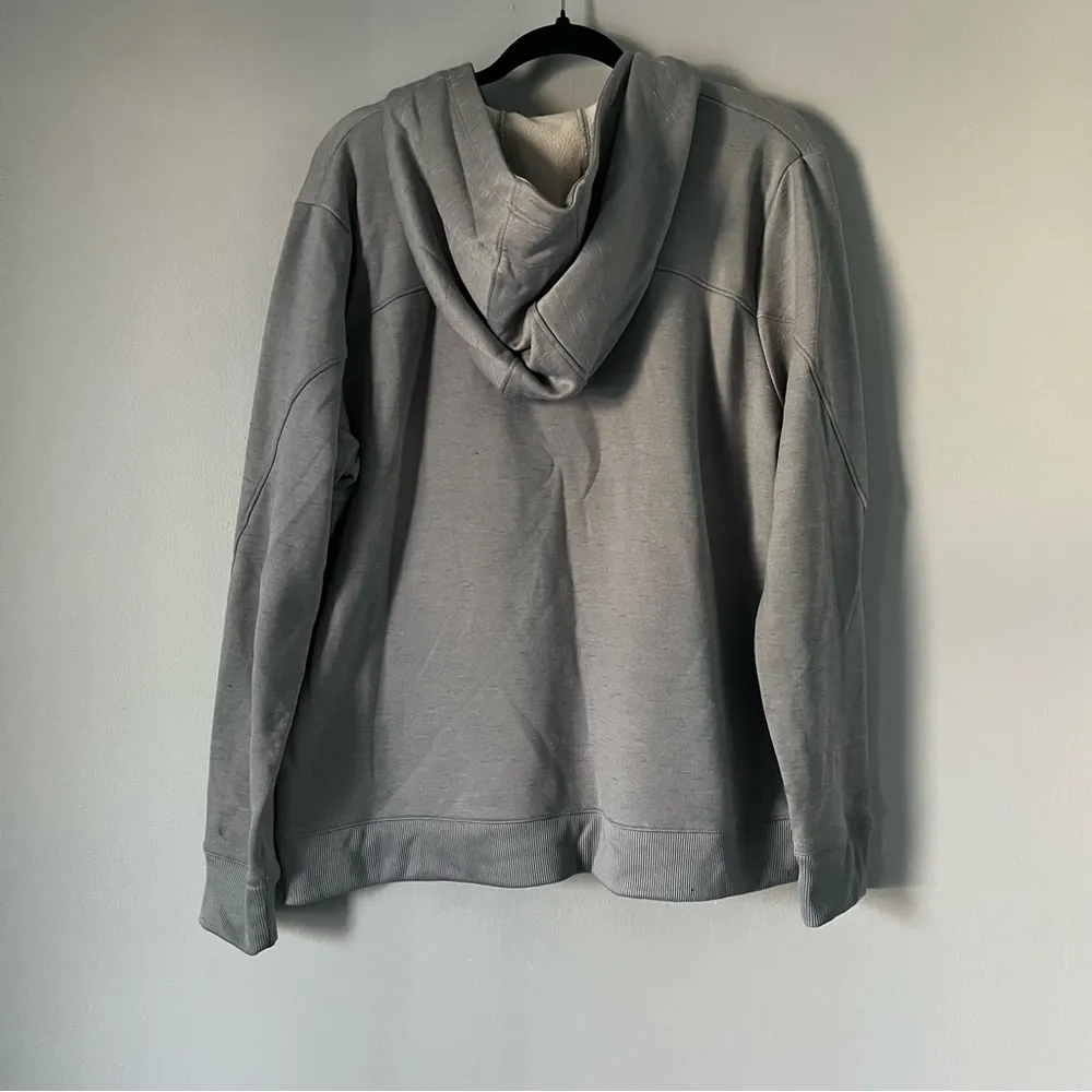 Under Armour women’s loose fit hoodie sweatshirt in gray size xl - Image 4