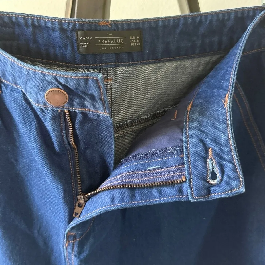 Zara Trafaluc Mini Indigo Denim Skirt Raw Hem Size Medium - Image 6