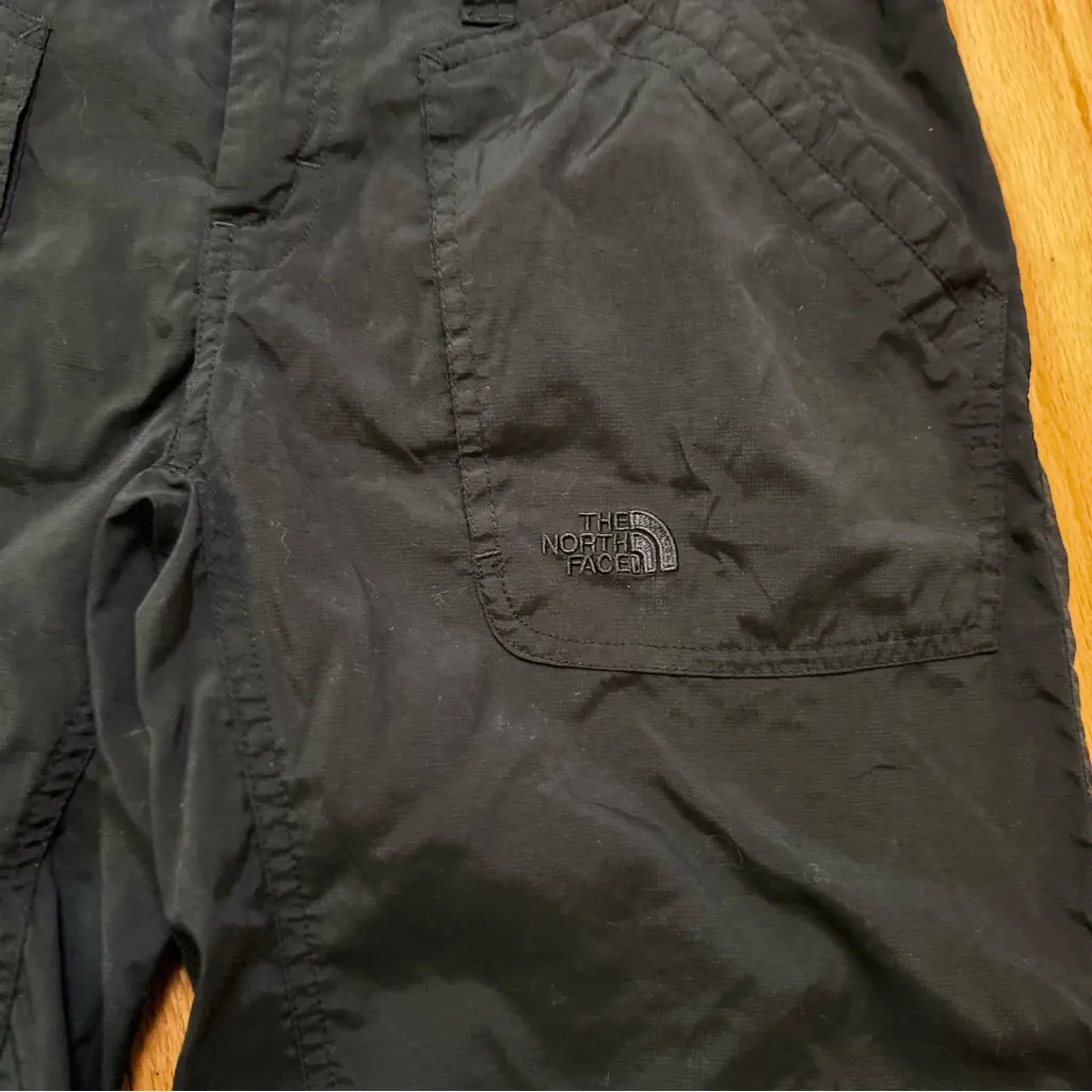 The North Face Women's T150 T550 Cargo Hiking Shorts Outdoor Gorp Black 6 Long - Image 13