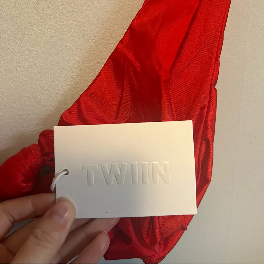 TWIIN Pamela Knot Crop Top Bikini Top NWT Size Small - Image 5